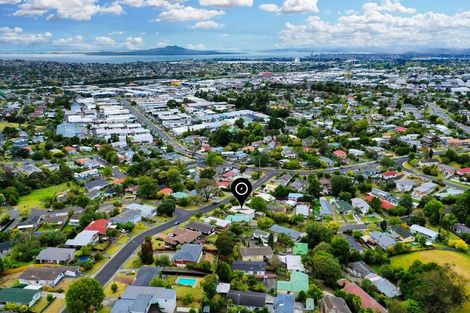 Photo of property in 79a Girrahween Drive, Totara Vale, Auckland, 0629