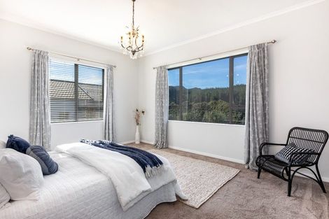 Photo of property in 21 Mcewen Crescent, Riverstone Terraces, Upper Hutt, 5018