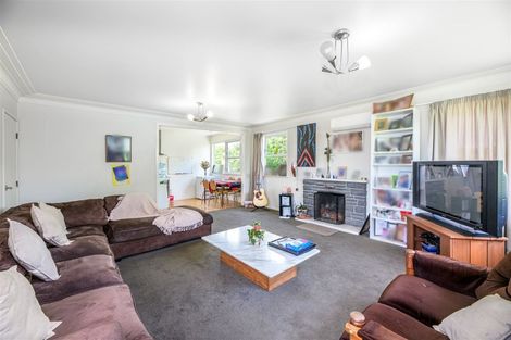 Photo of property in 1 Ashbourne Place, Glendene, Auckland, 0602