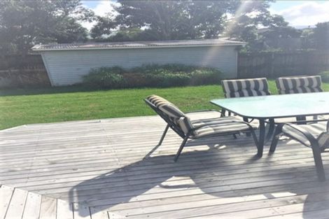 Photo of property in 13 Rewarewa Road, Te Atatu Peninsula, Auckland, 0610