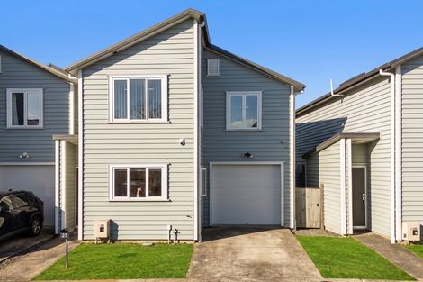 Photo of property in 25 Warbler Crescent, Papakura, 2110
