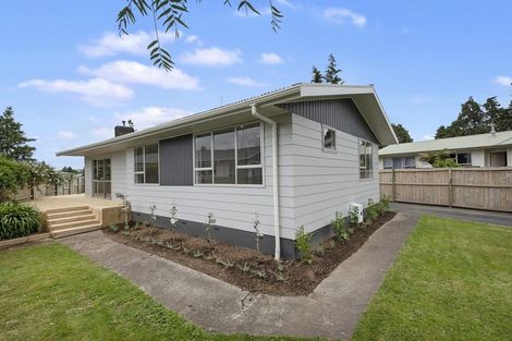 Photo of property in 59 Karen Crescent, Dinsdale, Hamilton, 3204