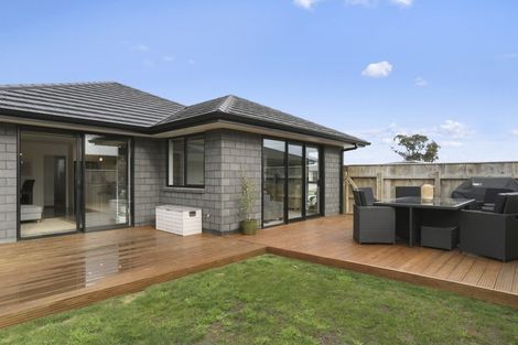 Photo of property in 28 Dreaver Drive, Waitara, 4320