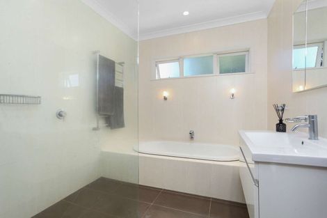 Photo of property in 1/110 Nile Road, Milford, Auckland, 0620