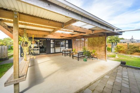 Photo of property in 6 Pukatea Place, Milson, Palmerston North, 4414