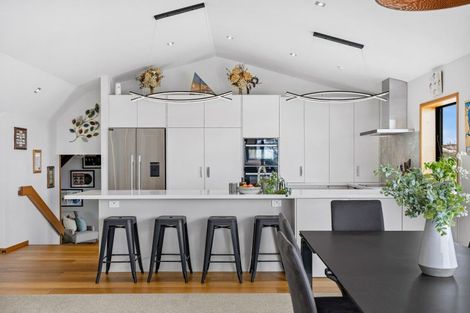 Photo of property in 35 Rothesay Bay Road, Rothesay Bay, Auckland, 0630