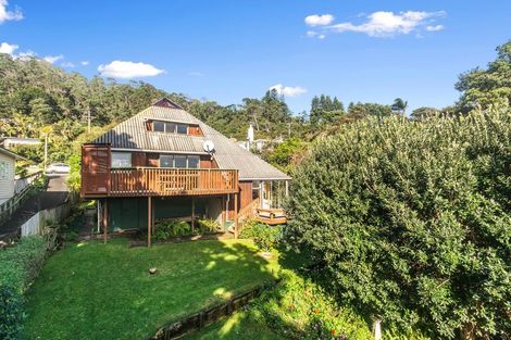 Photo of property in 15 Domain Crescent, Muriwai, Waimauku, 0881