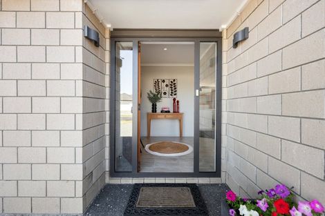 Photo of property in 2 Teatree Close, Huntington, Hamilton, 3210