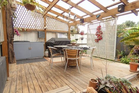 Photo of property in 5 Te Whena Street, Otaki Beach, Otaki, 5512