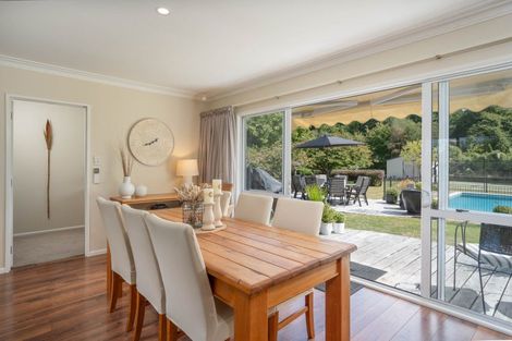 Photo of property in 142 Gillespie Place, Acacia Bay, Taupo, 3385