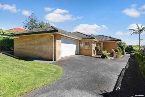 Photo of property in 1b Wakeling Avenue, Te Atatu South, Auckland, 0610