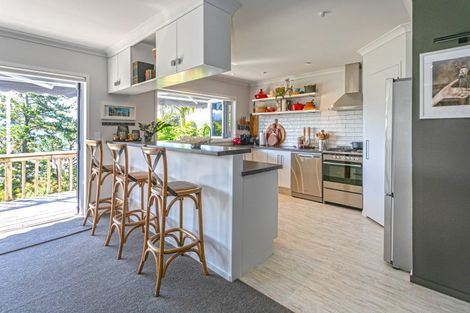 Photo of property in 5 Hillside Lane, Tairua, 3508