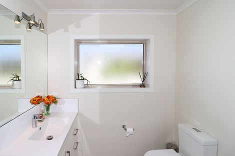 Photo of property in 4 Madison Street, Carterton, 5713