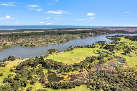 Photo of property in 487 Wilson Road, South Head, Helensville, 0874