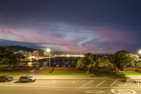 Photo of property in 90 Oriental Parade, Oriental Bay, Wellington, 6011