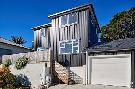 Photo of property in 28b Mana Esplanade, Paremata, Porirua, 5026