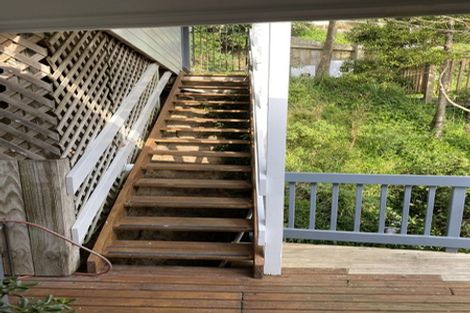 Photo of property in 132 Wadestown Road, Wadestown, Wellington, 6012