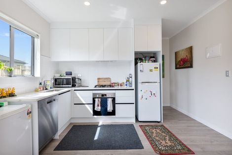 Photo of property in 13 Walter Ruddock Avenue, Kumeu, 0810