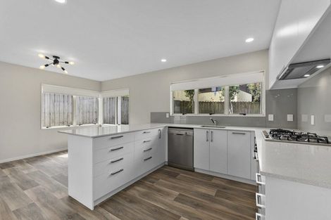 Photo of property in 27 Calypso Way, Unsworth Heights, Auckland, 0632