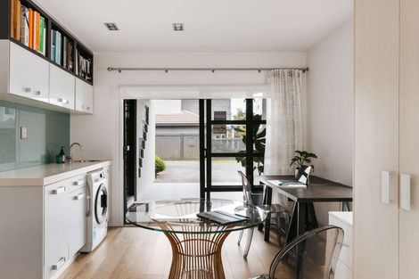 Photo of property in 21a Sunbrae Grove, Mount Maunganui, 3116