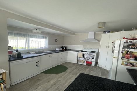 Photo of property in 50 Sungrove Rise, Sunnyvale, Auckland, 0612