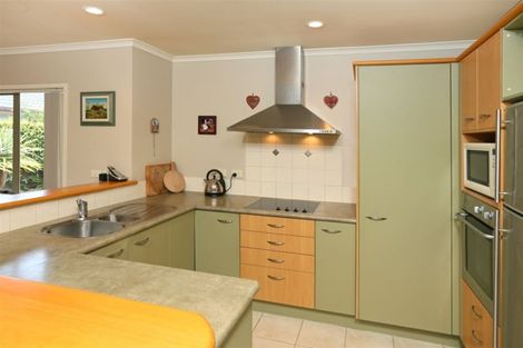 Photo of property in 5 Lantern Court, Henderson, Auckland, 0612