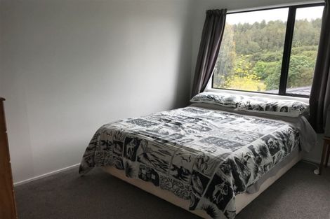 Photo of property in 2/9a Kitewao Street, Northcote, Auckland, 0627