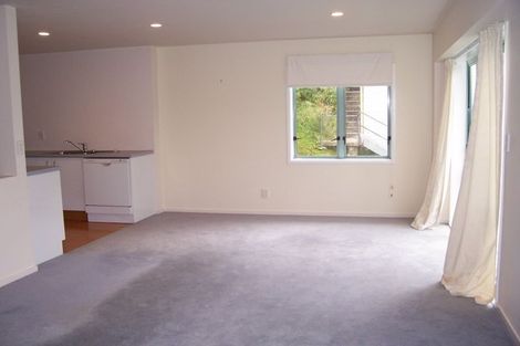 Photo of property in 4/93a Kelburn Parade, Kelburn, Wellington, 6012