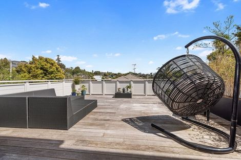 Photo of property in 21 Cliff Road, Torbay, Auckland, 0630