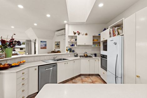 Photo of property in 6 Kingsgate Avenue, Havelock North, 4130