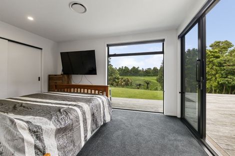 Photo of property in 9b Cross Street, Lepperton, New Plymouth, 4373