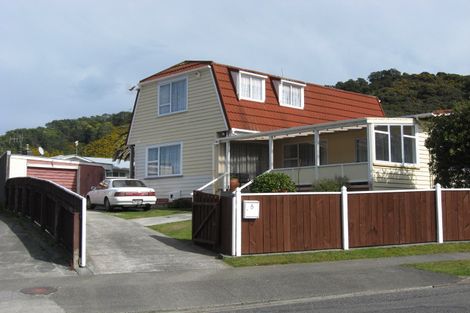 Photo of property in 5 Hamstead Street, Wainuiomata, Lower Hutt, 5014
