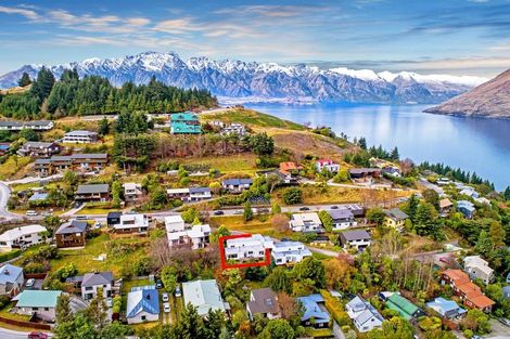 Photo of property in 10a Mackinnon Terrace, Sunshine Bay, Queenstown, 9300