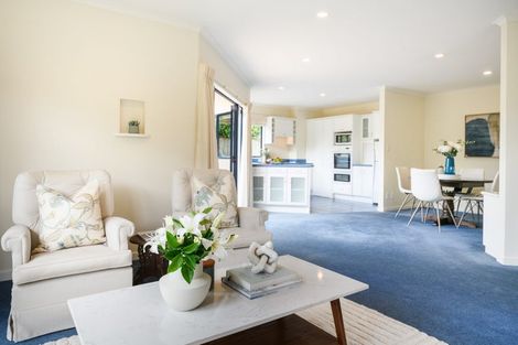 Photo of property in 16 Cloake Way, Palmerston North, 4414
