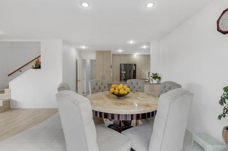 Photo of property in 3 Fairchild Avenue, Goodwood Heights, Auckland, 2105