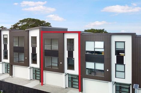 Photo of property in 5/107 Hobsonville Road, West Harbour, Auckland, 0618