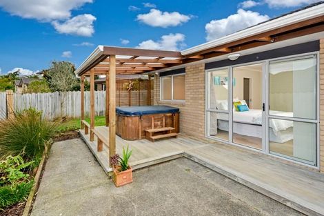 Photo of property in 19 Anchorite Way, Red Beach, 0932