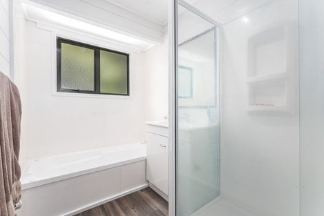 Photo of property in 4 Joseph Banks Drive, Whitby, Porirua, 5024