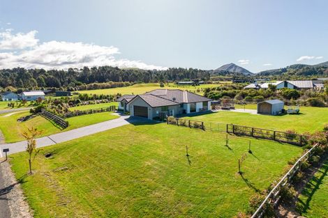 Photo of property in 1 Ribbonwood Lane, Kinloch, Taupo, 3377