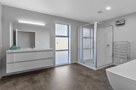 Photo of property in 2 Claremont Crescent, Amberley, 7410