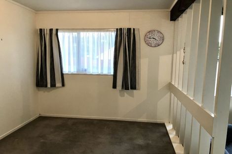 Photo of property in 125 Mark Avenue, Grenada Village, Wellington, 6037