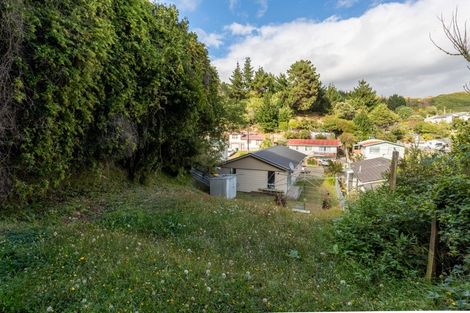 Photo of property in 56 Cardiff Crescent, Cannons Creek, Porirua, 5024