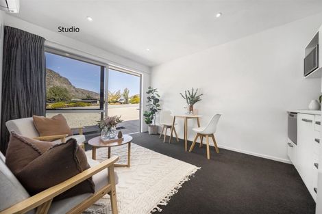 Photo of property in 22b Harrys Close, Arthurs Point, Queenstown, 9371