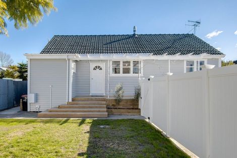 Photo of property in 11 Hammond Road, Taradale, Napier, 4112