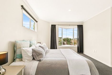 Photo of property in 5 Erskine Close, Island Bay, Wellington, 6023