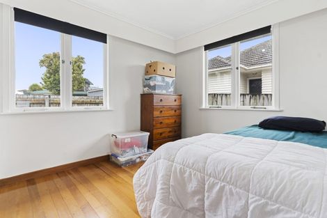 Photo of property in 20 Stokes Avenue, Te Atatu Peninsula, Auckland, 0610