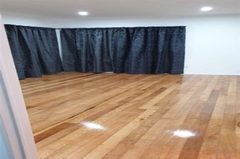 Photo of property in 61 Ocean View Road, Hillcrest, Auckland, 0627