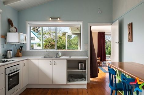 Photo of property in 16 Tatai Road, Bowentown, Waihi Beach, 3177