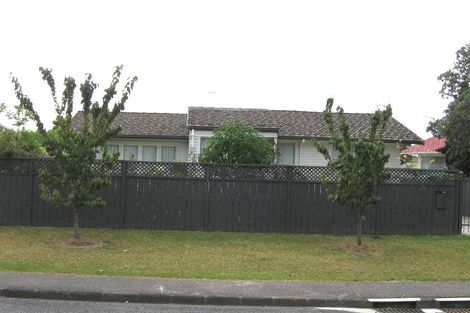 Photo of property in 45 Castleford Street, Green Bay, Auckland, 0604