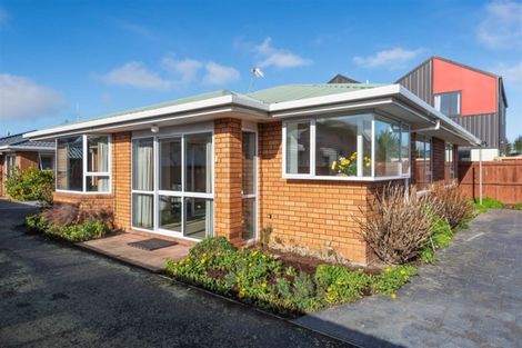 Photo of property in 1/5 Broadbent Street, Riccarton, Christchurch, 8041